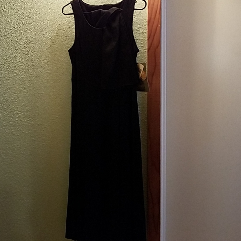 Jacquard Black Evening Dress with Shoulder Shawl